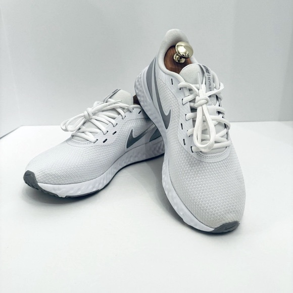 Nike Women's Revolution Running Shoe - Picture 3 of 13